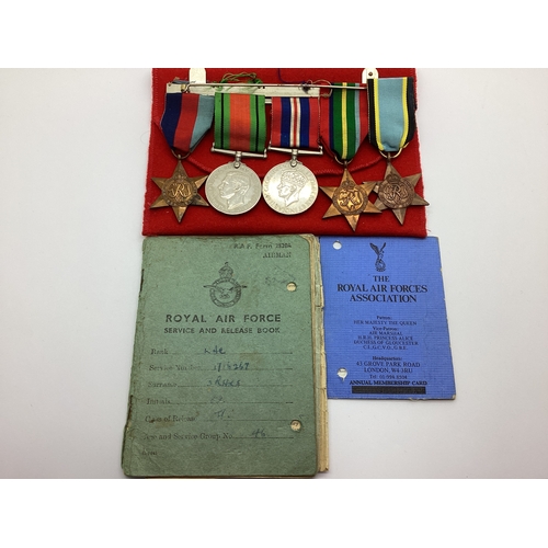 864 - World War II British Medal Group, comprising of 1939-45 Star, Pacific Star, Defence Medal 1939-45 Wa... 