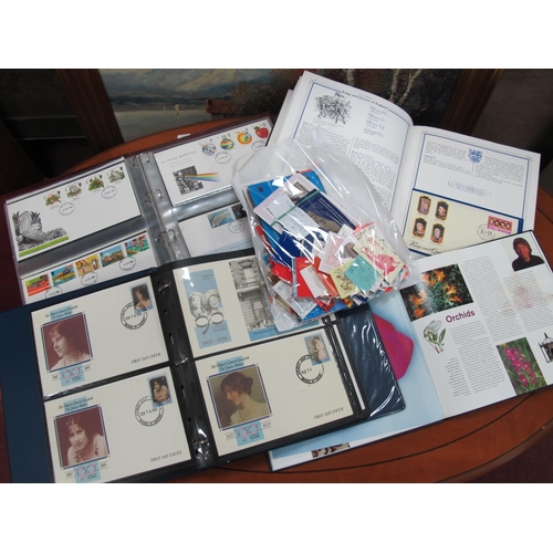 1004 - Stamps; A collection of Commonwealth, Great Britain and world booklets, empty and some with stamps, ... 