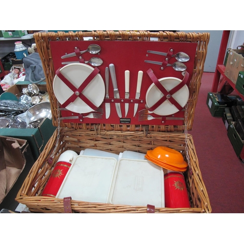 1127 - Vintage Sirram Picnic Basket, with flasks.