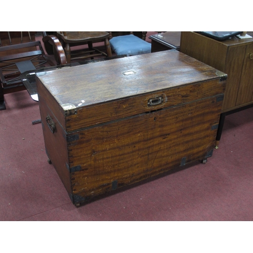 1589 - XIX Century Camphor wood brass bound blanket box, with a hinged lid, with two internal drawers, and ... 