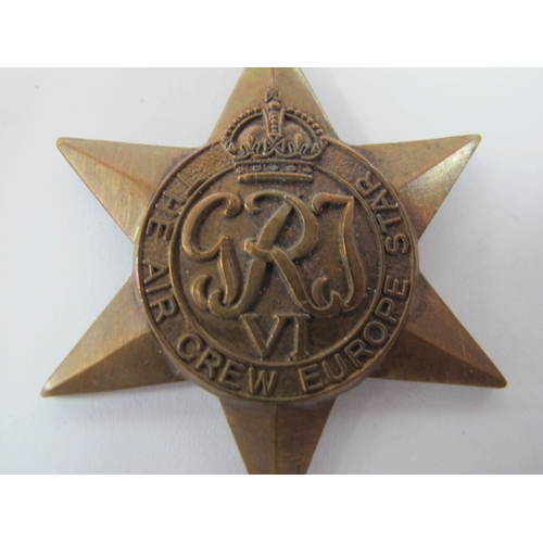 864 - World War II British Medal Group, comprising of 1939-45 Star, Pacific Star, Defence Medal 1939-45 Wa... 