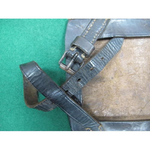 734 - WW1 German entrenching tool with manufacturer mark and date 1915, complete with leather tool head co... 