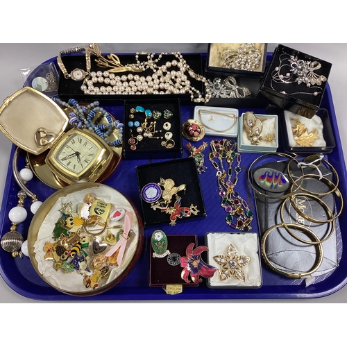 19 - A Collection of Assorted Costume Jewellery, including brooches, Monet gilt metal and other bangles, ... 