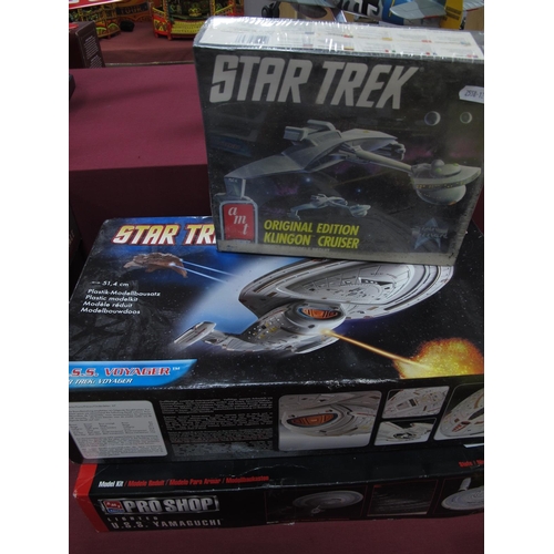 505 - Three Boxed Star Trek Plastic Model Space Ship Kits, comprising of AMT ERTL pro shop #30038 lighted ... 