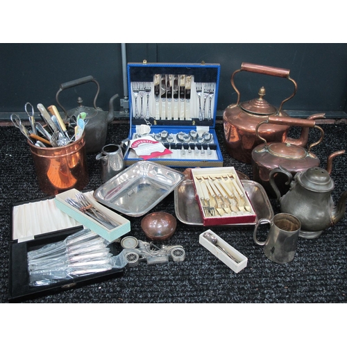 1002 - Copper kettles, pots, bowl and trinket dish together with a quantity of plated ware to include tanka... 