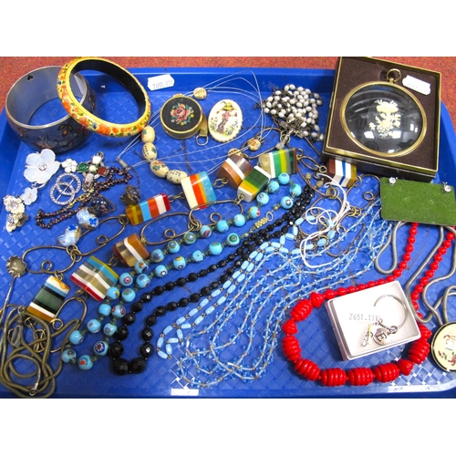 96 - An Assortment of Costume Jewellery to include contemporary block necklace, knotted hardstone bracele... 