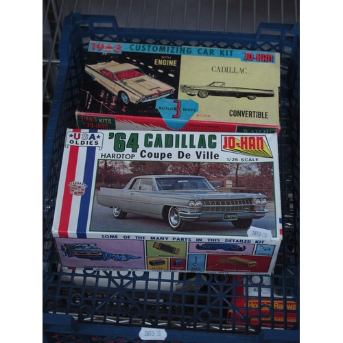 396 - Two Boxed 1/25th Scale Plastic Model Car Kits by Jo-Han (Detroit) comprising of #4363:149 1963 Cadil... 