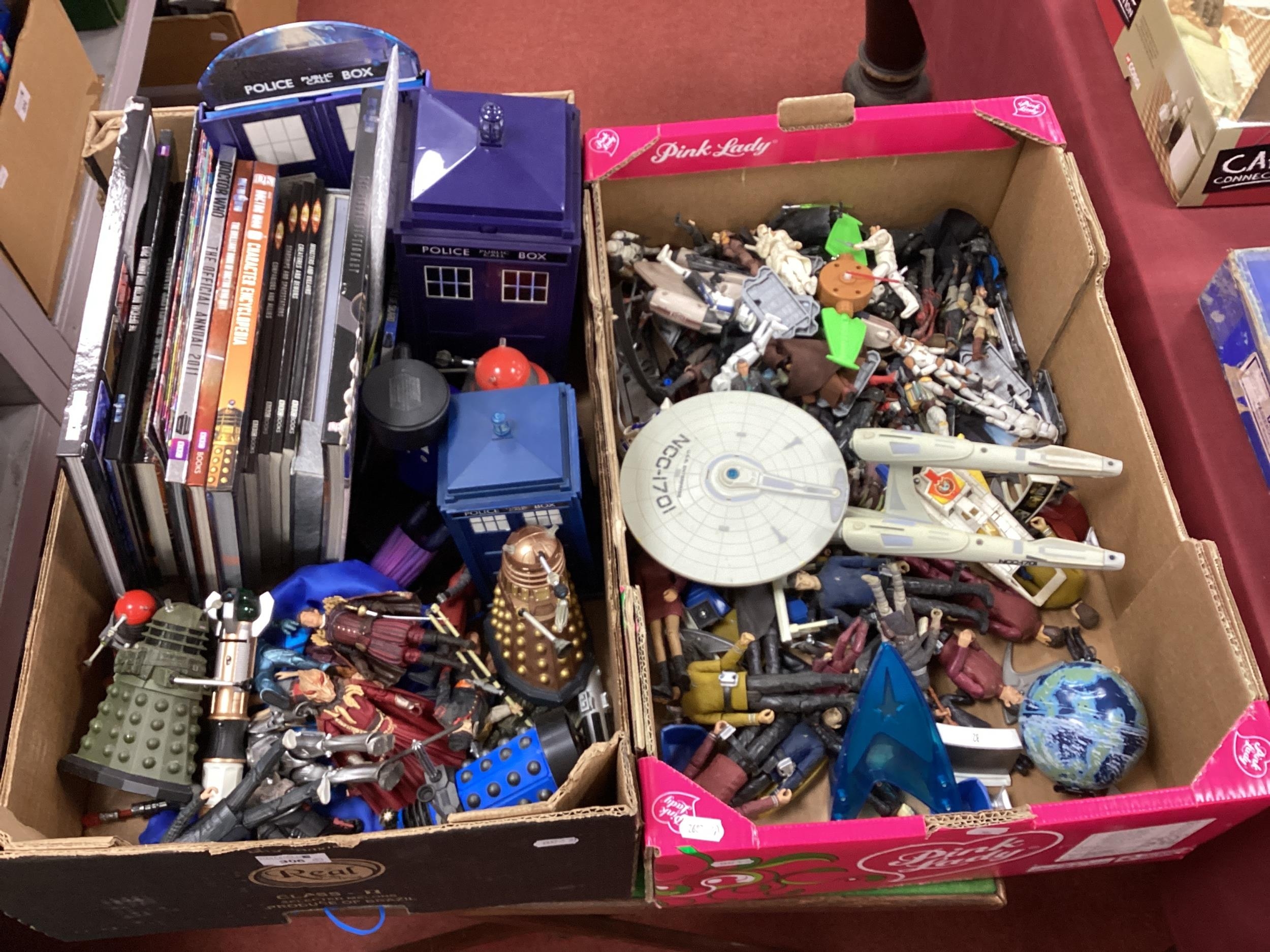 A collection of Star Wars, Star Trek, Doctor Who plastic model action