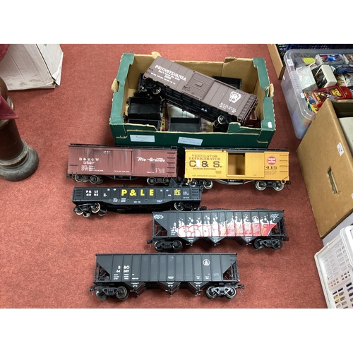 313 - Thirteen Items of 'G' Gauge Unboxed U.S.A Outline Rolling Stock, comprising seven Bachmann Four-Whee... 