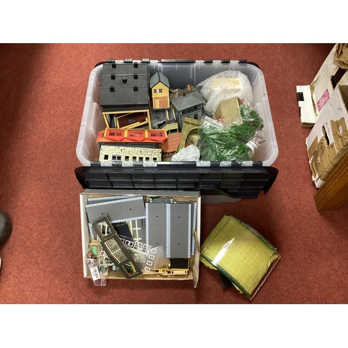 350 - A Quantity of OO Gauge/4mm Lineside/Layout buildings etc; Platform, station and domestic examples, m... 