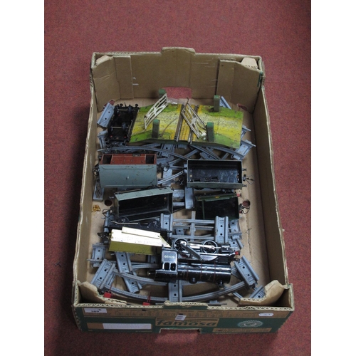 389 - Quantity of Post War 'O' Gauge Trains by Hornby, including locomotive and rolling stock, all playwor... 