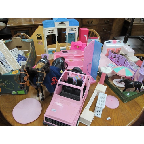 1041 - Sindy Horses, Palitoy Pippa Horse and horse jumping poles (incomplete), Sindy Jeep, and a large coll... 