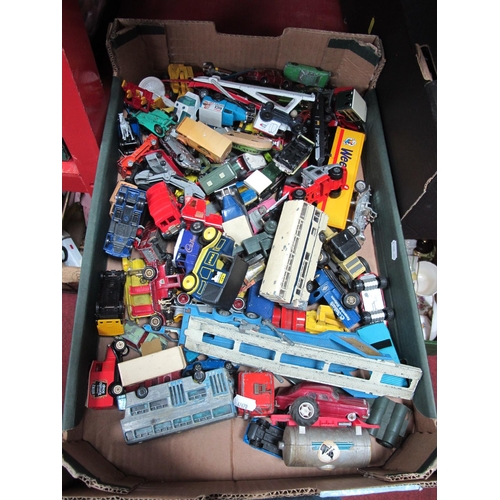 1018 - A collection of diecast commercial cars comprising of Matchbox, Dinky, Corgi etc. 1 Box