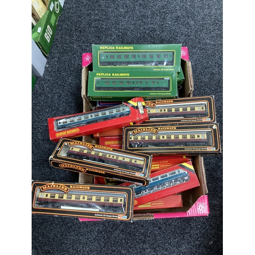 149 - OO gauge coaches from Hornby, Mainline, Replica Railways, Bachmann etc, boxed, approx. 20