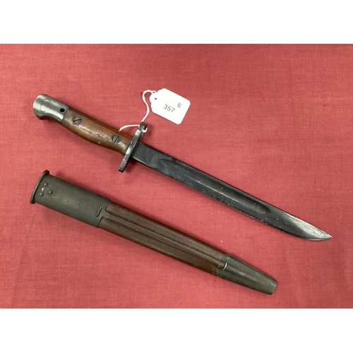 357 - WWII Australian 1907 Pattern Short Bayonet, with various marks on blade including year '45', manufac... 