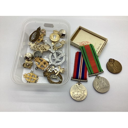 461 - WWI Victory Medal Awarded to G-16249 PTE F.C White The Queen's R, WWII boxed Defence Medal and War M... 