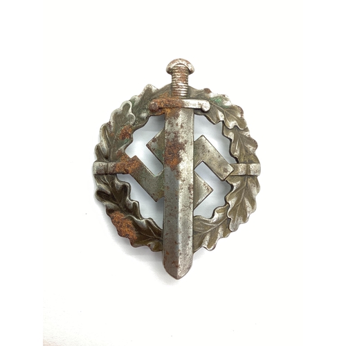 470 - WWII Third Reich German SA Silver Grade Sports Badge, maker marks on reverse 'Fechler'. Due to the n... 