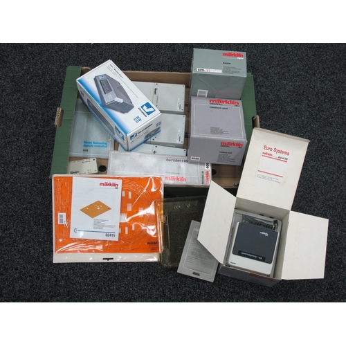 806 - A Quantity of Digital HO items by Marklin, Viessmann including Central Unit, Booster, all untested f... 