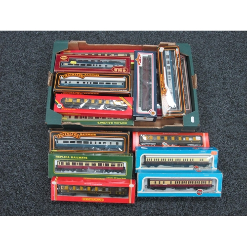 807 - Seventeen OO Gauge Outline British Coaches by Hornby, Mainline, Airfix and other, boxed.