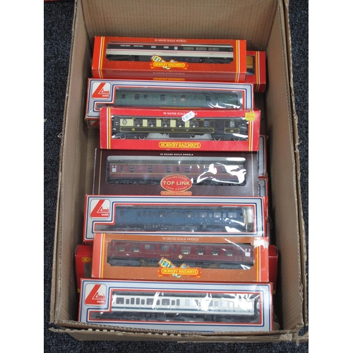 790 - Sixteen OO Gauge Outline British Coaches by Hornby, Lima, boxed.