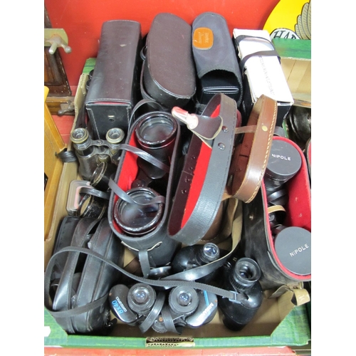 1011 - A large collection of binoculars to include Miranda, Palar, Pathescope many in fitted cases. 1 Box