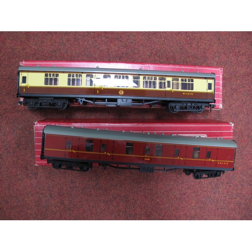 822 - Fifteen Hornby Dublo (2 Rail) OO Gauge Coaches, boxed.