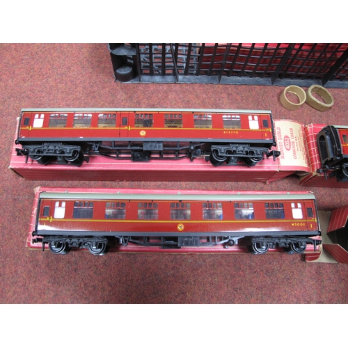 936 - Fifteen Hornby Dublo OO Gauge 2-Rail Coaches, boxed.