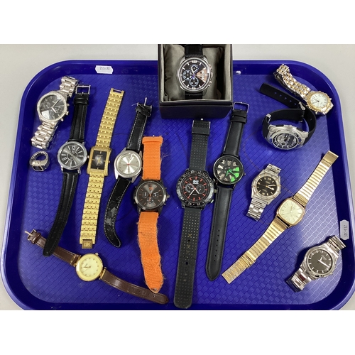 8 - An Assortment of Modern Gent's Wristwatches, to include gilt coloured Timex, Crosshatch Quartz, Gian... 