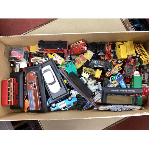 381 - A quantity of diecast model cars, locomotives, commercial vehicles by Corgi, Oxford, Lledo, Matchbox... 