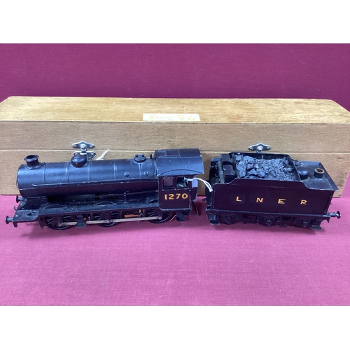 586 - An 'O' Gauge/7mm Brass Kit Built Class J39 0-6-0 Steam Locomotive with Six Wheel Tender, L.N.E.R bla... 