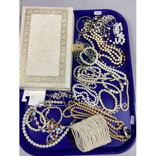 119 - An Assortment of Imitation Pearl Bead Jewellery, to include hair accessory, multi-strand necklace wi... 