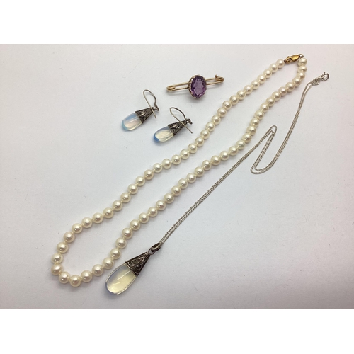 240 - A Freshwater Pearl Bead Necklace, to clasp stamped 