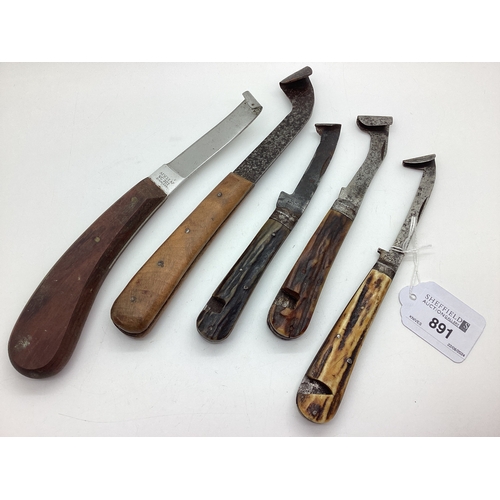 891 - Timber Scribes, stag scales (9.1cm-9.9cm closed); two further scribe knives, wooden scales. (5)