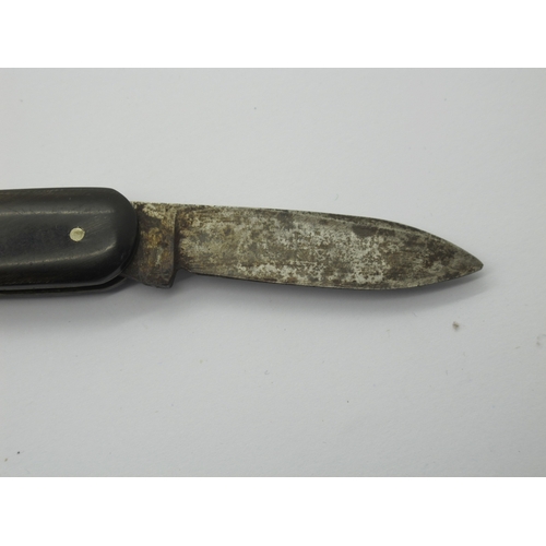 744 - Folding Pocket Knives, including I.XL George Wostenholm, Richards, Joseph Rodgers, etc. (8)