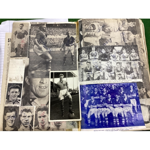 583 - Autographs 1950s and 60s Huge Quantity - approximately 1200, including John Charles, Jackie and Bobb... 