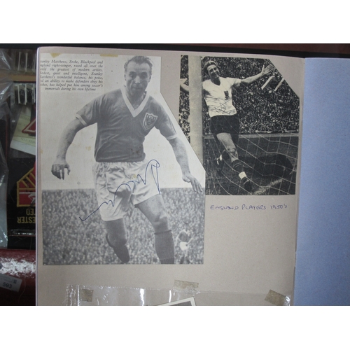 578 - Autographs - George Hardwick, Jimmy Hagan, Ken Barnes, Stanley Matthews, Ian Moore, Derek Dougan, Al... 