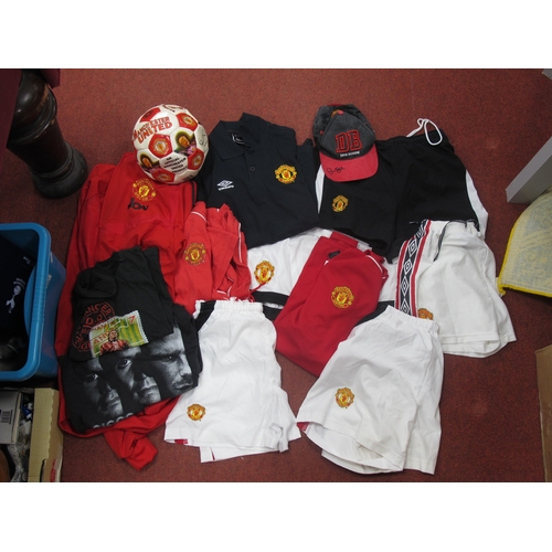 657 - Manchester United, Rooney, Beckham and Cole prints, Ball, Beckham cap, shorts t-shirts, other clothi... 