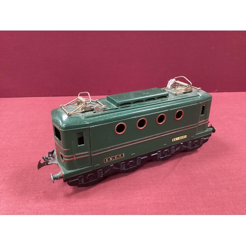 826 - A Post War French Hornby O Gauge 3-Rail Overhead Electric Locomotive, SNCF Green, BB-8051, untested,... 