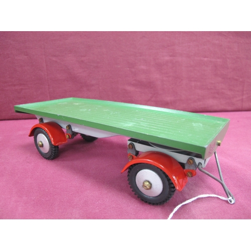 829 - A Shackleton Foden Green/Red Four Wheel Trailer, appears original and complete, overall very good, s... 