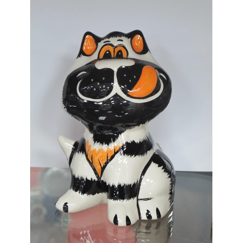 1215 - Lorna Bailey - Delicious the Cat, 12.5cm high.