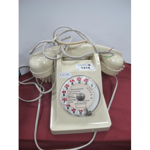 1319 - Vintage White Bakelite Telephone, P.T.T. No 001790