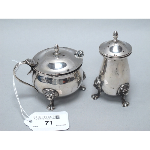 71 - Walker & Hall; A Hallmarked Silver Pepperette, Birmingham 1948, of gadrooned form with pull off lid,... 