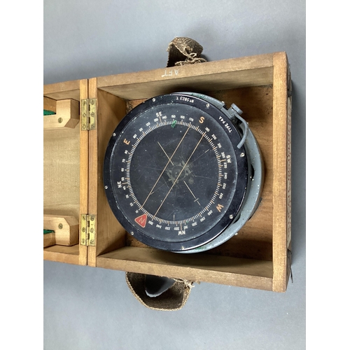 435 - RAF Type P4A Aircraft Compass, complete with carry box.