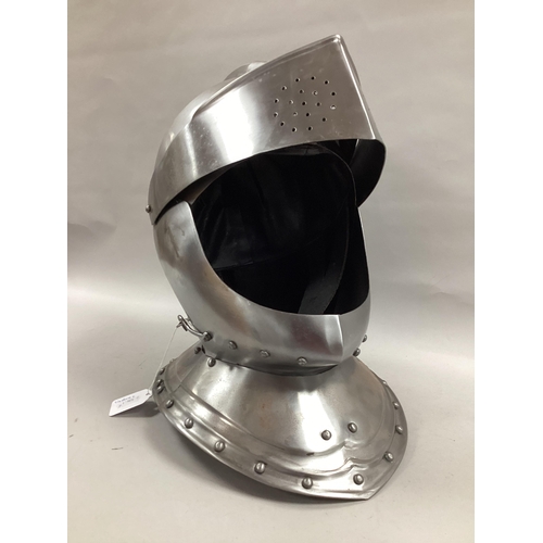 577 - Reproduction XVI Century Close Helmet, includes separate visor and bevor, both hinged and can be rai... 