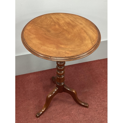 1481 - A XIX Century Mahogany Pedestal Table, with circular top and bobbin turned pedestal on cabriole legs... 