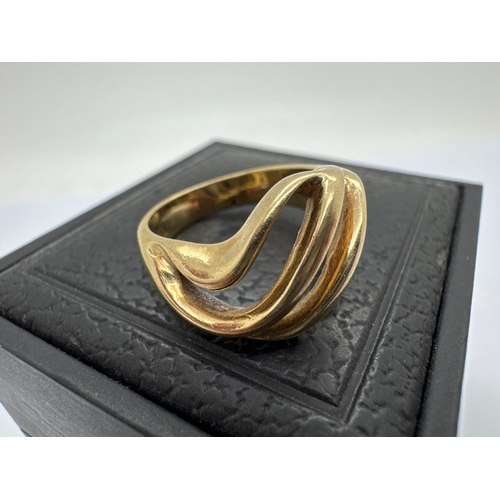 130 - A Modern 9ct Gold Dress Ring, of openwork design (finger size K1/2) (4grams).