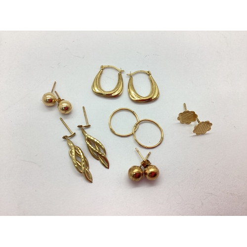 88 - A Selection of 9ct Gold and Other Earrings, including creole and hinge hoops, fancy drops and ball s... 