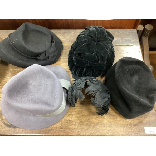 1092 - Thirteen Vintage Ladies Hats, including 1950's velvet and feather hats, trilby, pill box, 1940's fel... 