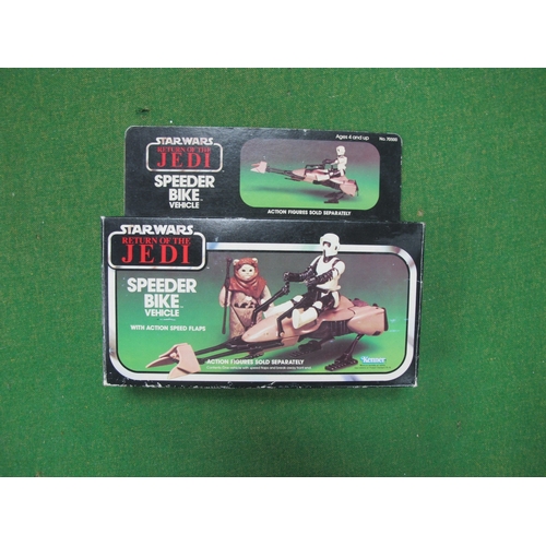 785 - An Original Star Wars Return of the Jedi Speeder Bike Vehicle by Kenner, instruction leaflet present... 