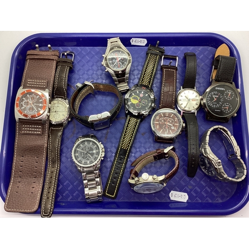 194 - An Assortment of Modern Gent's Wristwatches, to include Shark sports watch, Seiko Kinetic, Timex Chr... 